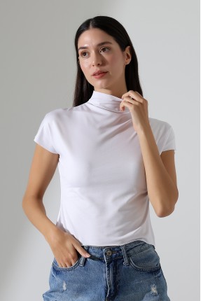 Yumuşak Dokulu Kendiliğinden Kollu Dik Yaka Basic Crop Kadın T-Shirt 22002 BEYAZ
