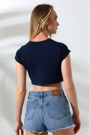 Bisiklet Yaka Kompakt Penye Esnek Kumaş Crop T-Shirt 21750 LACİVERT