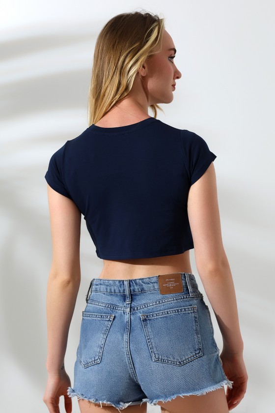 Bisiklet Yaka Kompakt Penye Esnek Kumaş Crop T-Shirt 21750 LACİVERT