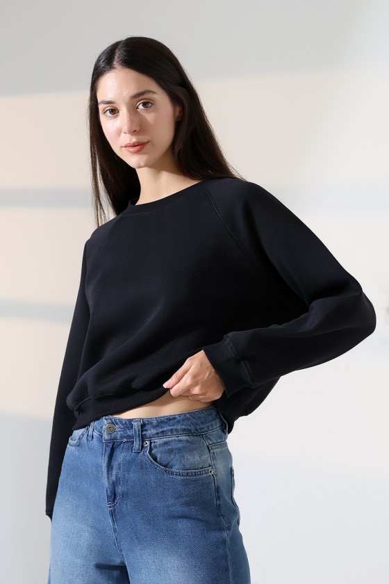 Geniş Bisiklet Yaka Pamuklu Şardonlu Karyokalı Geniş Reglan Kol Yumuşak Dokulu Basic Kadın Sweatshirt 21973 SİYAH