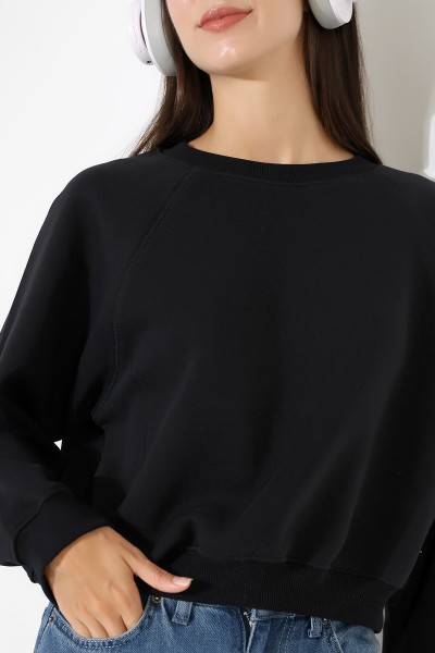 Geniş Bisiklet Yaka Pamuklu Şardonlu Karyokalı Geniş Reglan Kol Yumuşak Dokulu Basic Kadın Sweatshirt 21973 SİYAH
