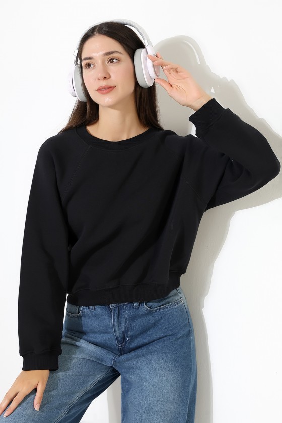 Geniş Bisiklet Yaka Pamuklu Şardonlu Karyokalı Geniş Reglan Kol Yumuşak Dokulu Basic Kadın Sweatshirt 21973 SİYAH