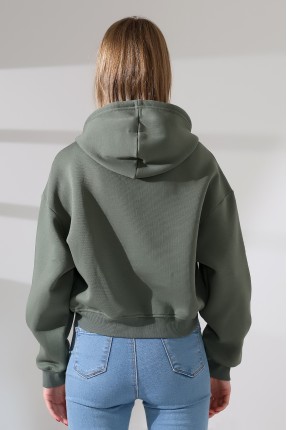 Geniş Rahat Kesim Önü Oval Kesim Kapuşonlu Kanguru Önden Cepli Crop Kolları Geniş Kadın Sweatshirt 21968 HAKİ