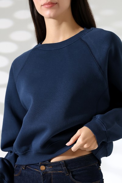 Geniş Bisiklet Yaka Pamuklu Şardonlu Karyokalı Geniş Reglan Kol Yumuşak Dokulu Basic Kadın Sweatshirt 21973 LACİVERT