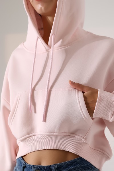 Geniş Rahat Kesim Önü Oval Kesim Kapuşonlu Kanguru Önden Cepli Crop Kolları Geniş Kadın Sweatshirt 21968 PUDRA