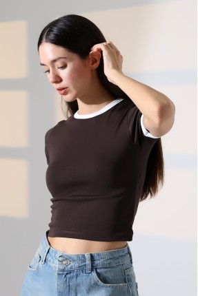 Penye Likralı Ribana Yakası ve Kol Ağzı Beyaz Biyeli Pamuklu T-Shirt 21832 KAHVE