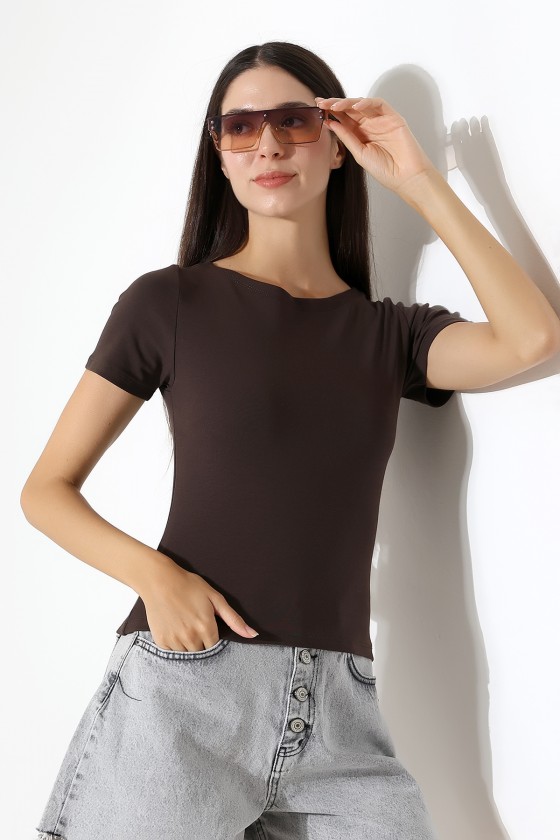 Ribana Kumaş Kayık Yaka Kısa Kol Basic Kadın T-Shirt 21996 KAHVE