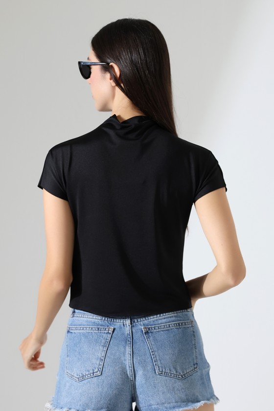 Yumuşak Dokulu Kendiliğinden Kollu Dik Yaka Basic Crop Kadın T-Shirt 22002 SİYAH